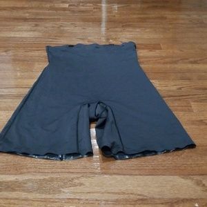 Short style shapewear by hooked up